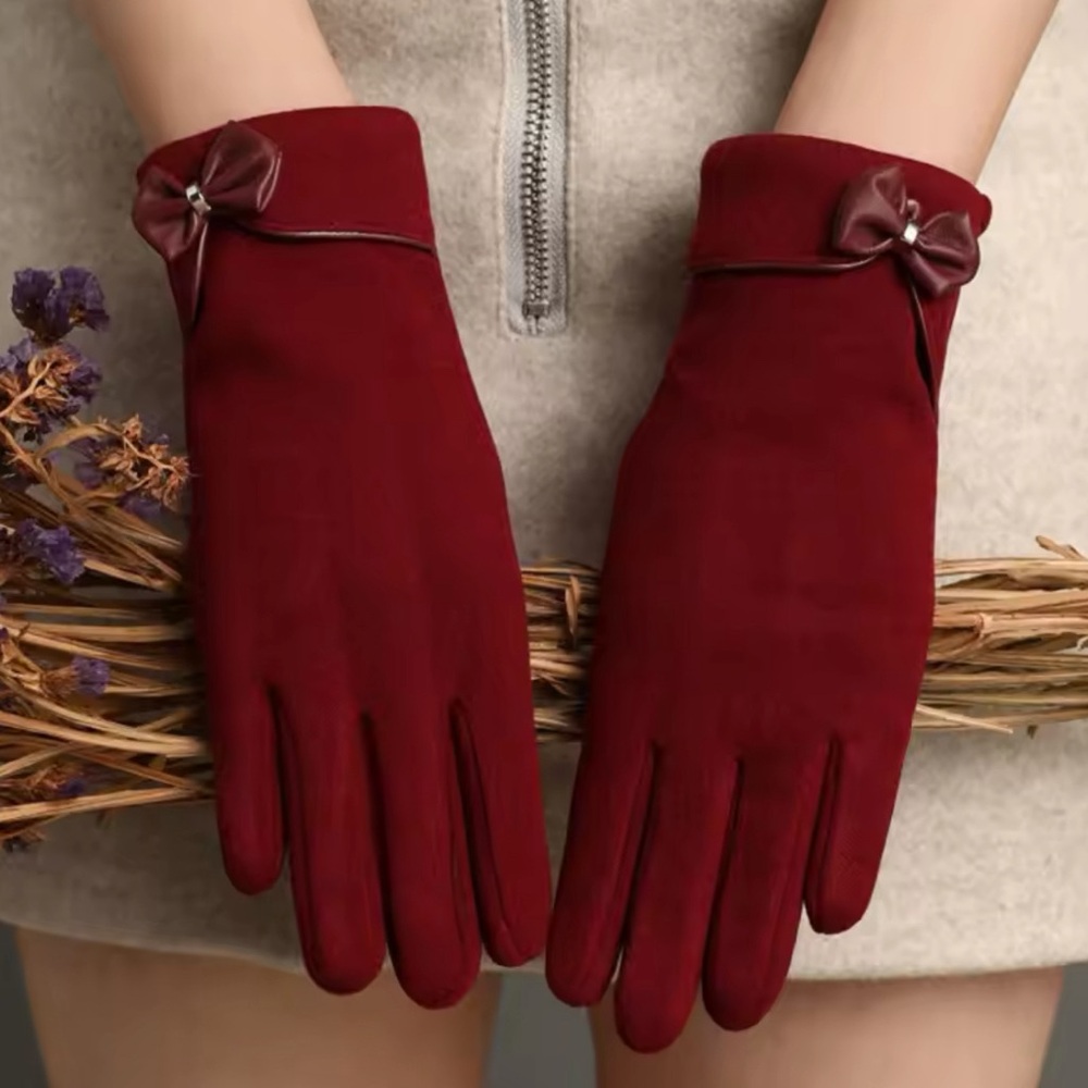 Beautiful gloves elegant red color - NEW